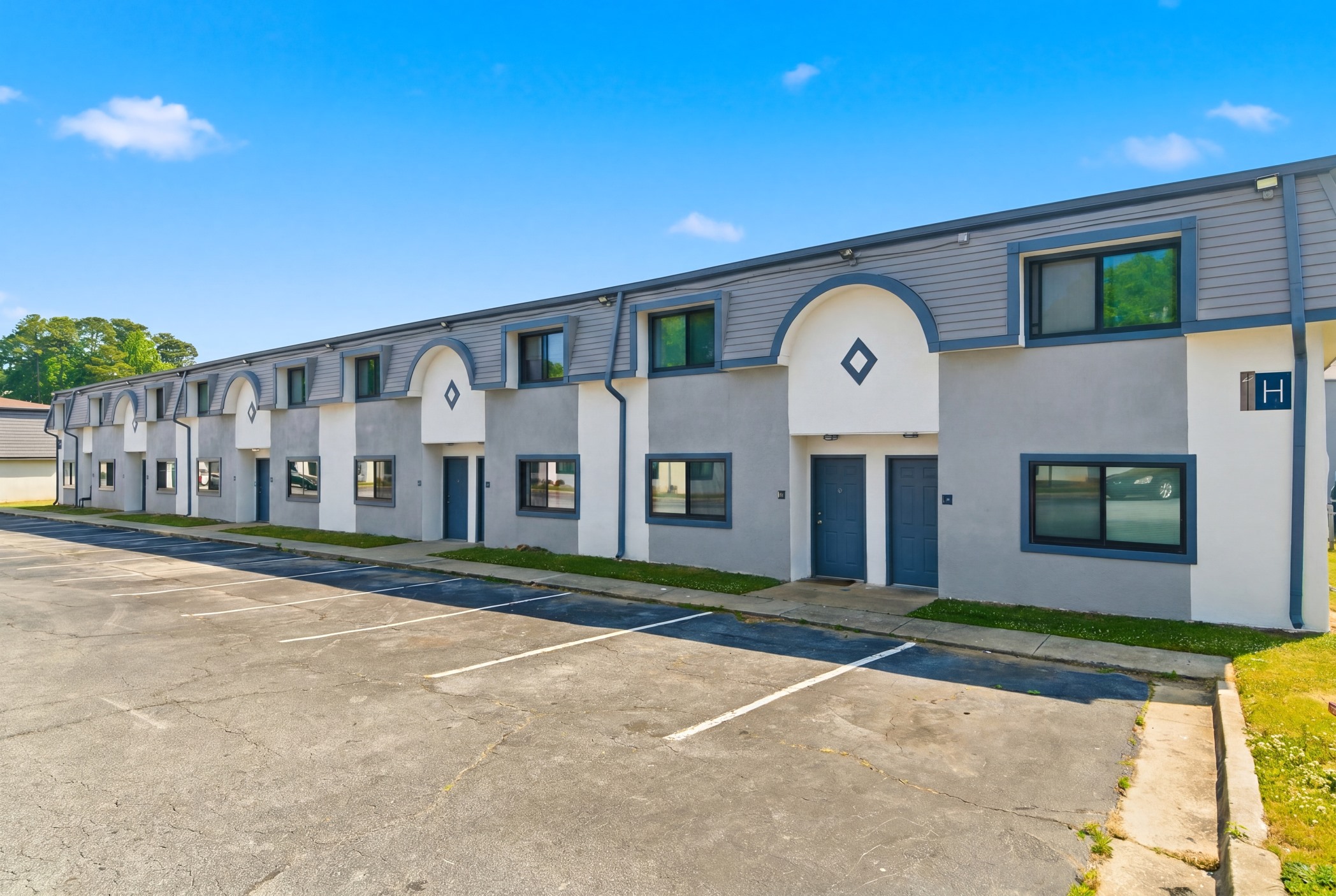 exterior view at Commons at Camp Creek